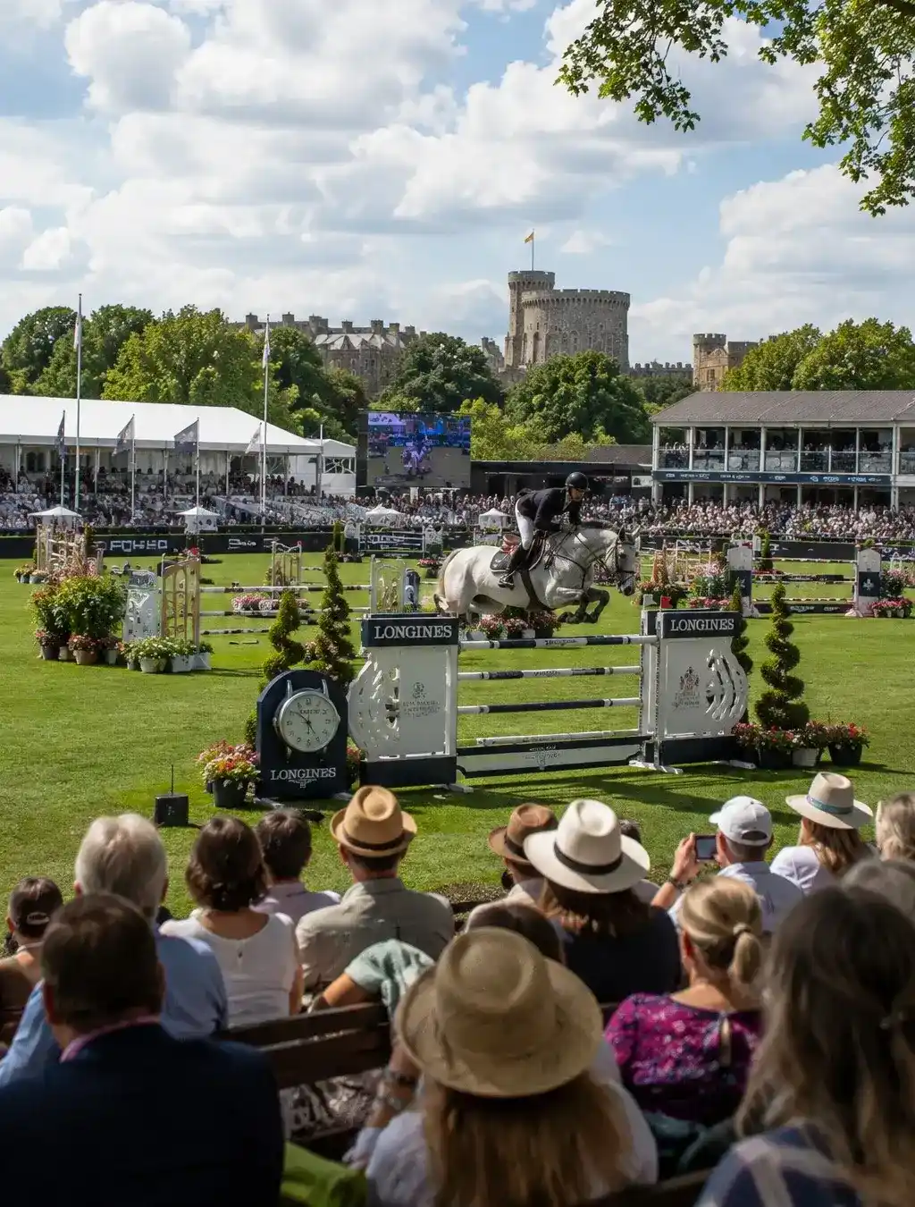Executive Royal Windsor Horse Show Coach Hire for Every Visitor